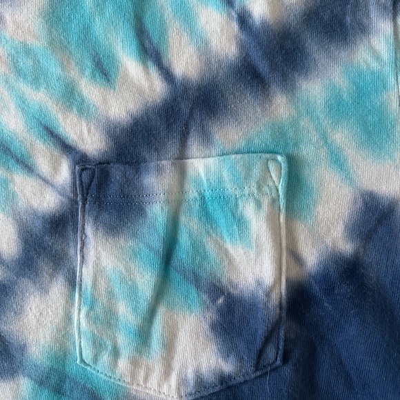 Gap 100% organic cotton tie dye pocket tee shirt - Picture 2 of 3